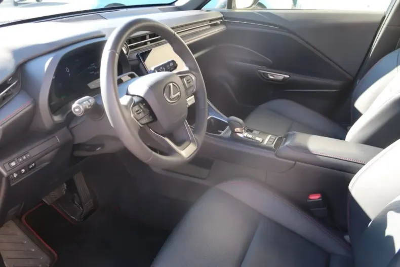 Lexus LBX din 2024 cu 10.490 km - oferta LEX155004 - foto 9