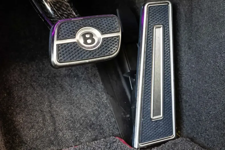 Bentley Continental GTC din 2023 cu 16.900 km - oferta BEN155009 - foto 22