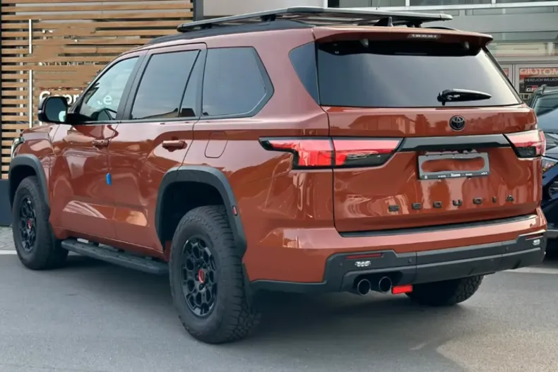 Toyota Sequoia din 2024 cu 1.000 km - oferta TOY155037 - foto 6