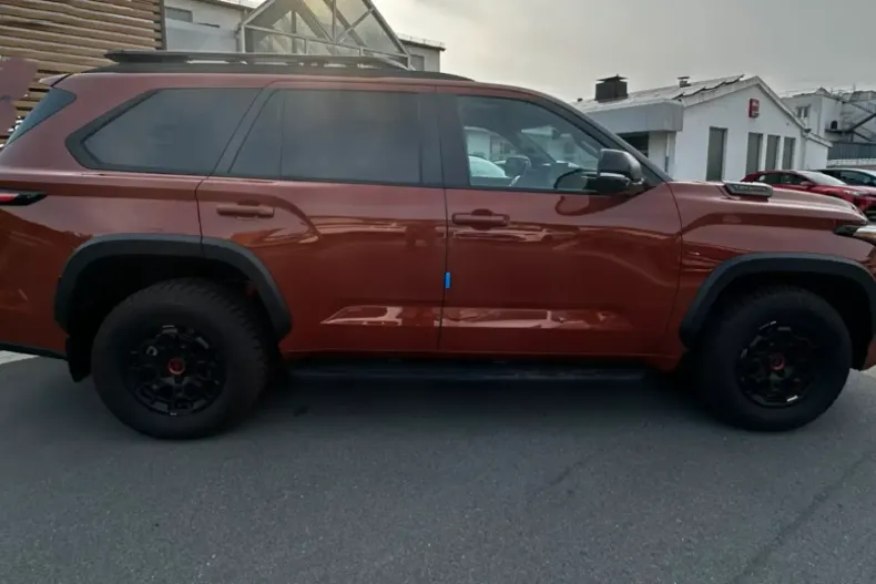 Toyota Sequoia din 2024 cu 1.000 km - oferta TOY155037 - foto 8