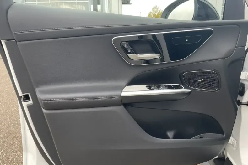 Mercedes-Benz GLC 200 din 2024 cu 17.994 km - oferta MER155059 - foto 16