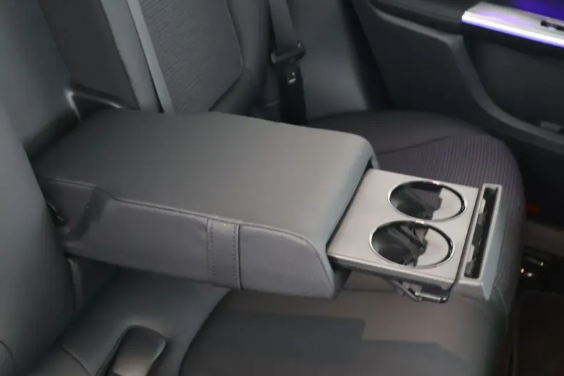 Mercedes-Benz GLC 200 din 2024 cu 4.965 km - oferta MER155063 - foto 17