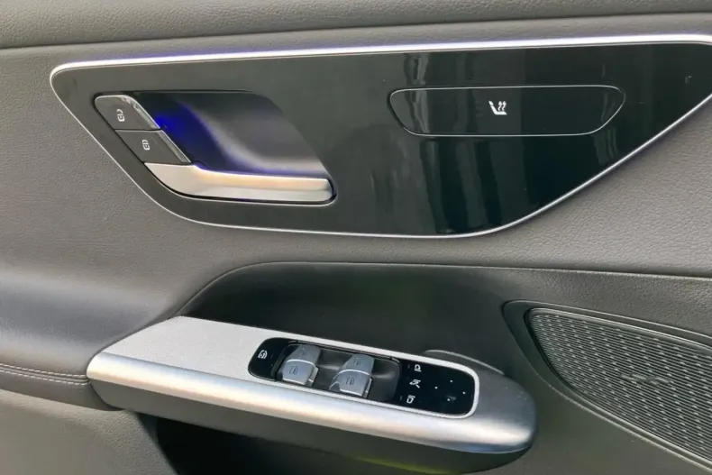 Mercedes-Benz GLC 200 din 2025 cu 14.574 km - oferta MER155078 - foto 7