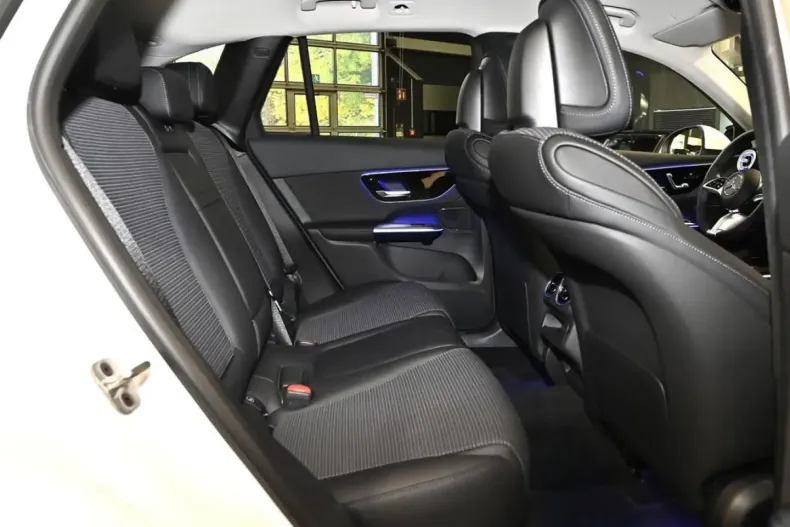 Mercedes-Benz GLC 200 din 2024 cu 4.100 km - oferta MER155080 - foto 4