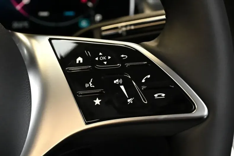 Mercedes-Benz GLC 200 din 2024 cu 4.100 km - oferta MER155080 - foto 15