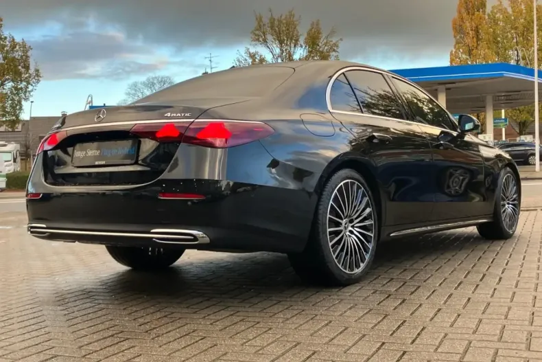 Mercedes-Benz E 400 din 2025 cu 4.700 km - oferta MER155093 - foto 4