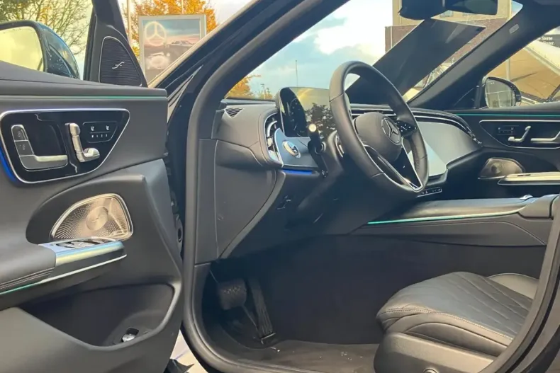 Mercedes-Benz E 400 din 2025 cu 4.700 km - oferta MER155093 - foto 13