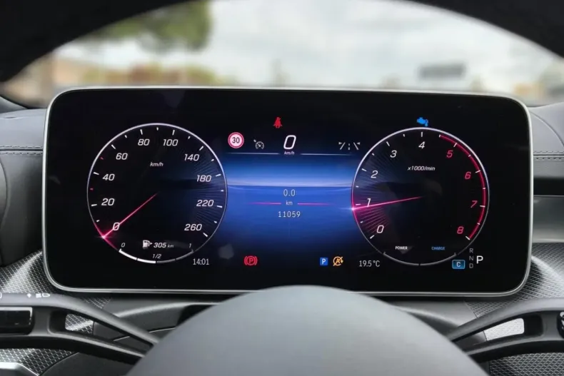 Mercedes-Benz C 180 din 2024 cu 11.050 km - oferta MER155110 - foto 4