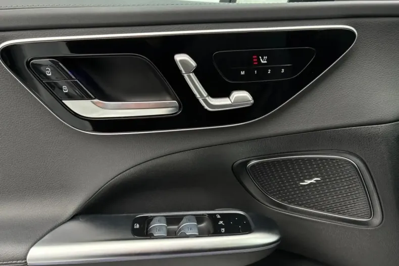 Mercedes-Benz C 180 din 2024 cu 11.050 km - oferta MER155110 - foto 6