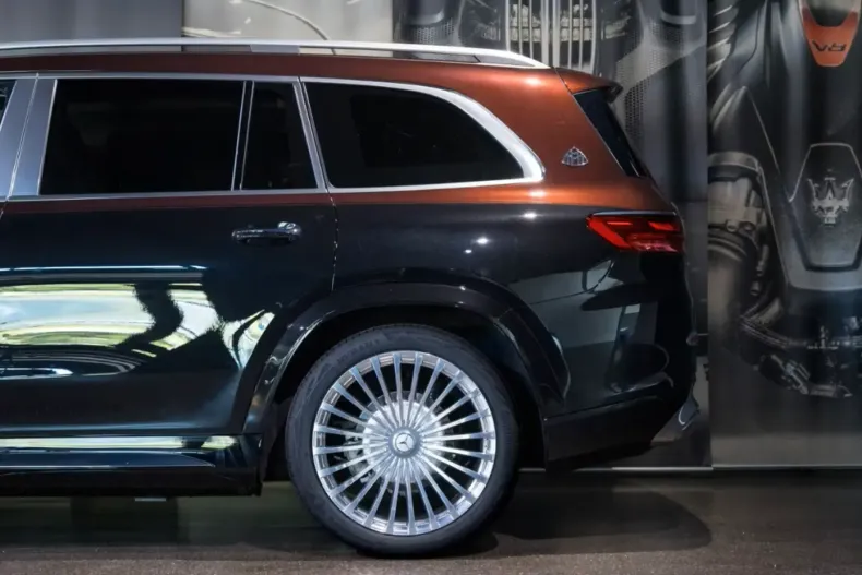 Mercedes-Benz GLS 600 din 2025 cu 100 km - oferta MER155111 - foto 3