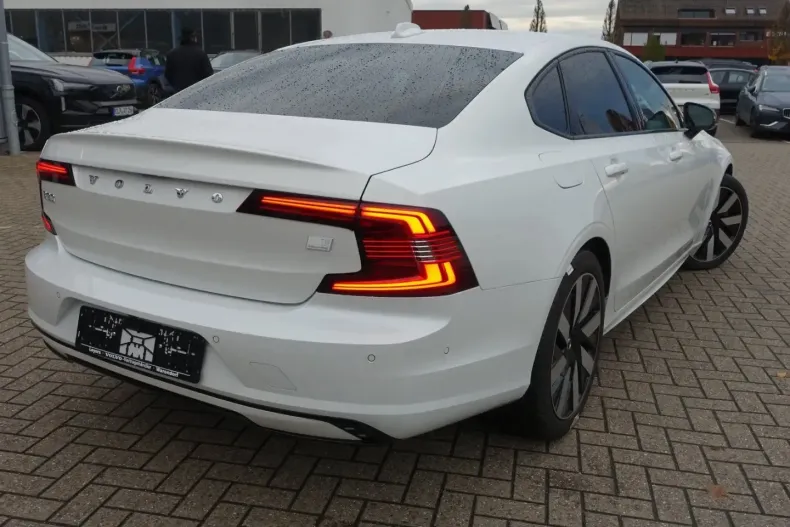 Volvo S90 din 2025 cu 23.350 km - oferta VOL155113 - foto 3