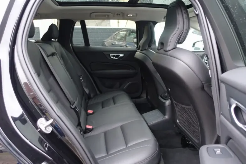 Volvo V60 din 2025 cu 15.406 km - oferta VOL155118 - foto 9