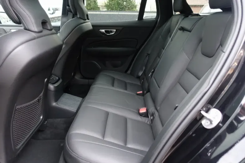 Volvo V60 din 2025 cu 15.406 km - oferta VOL155118 - foto 10