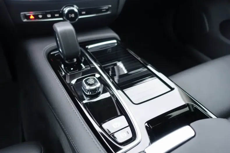 Volvo V60 din 2025 cu 15.406 km - oferta VOL155118 - foto 14