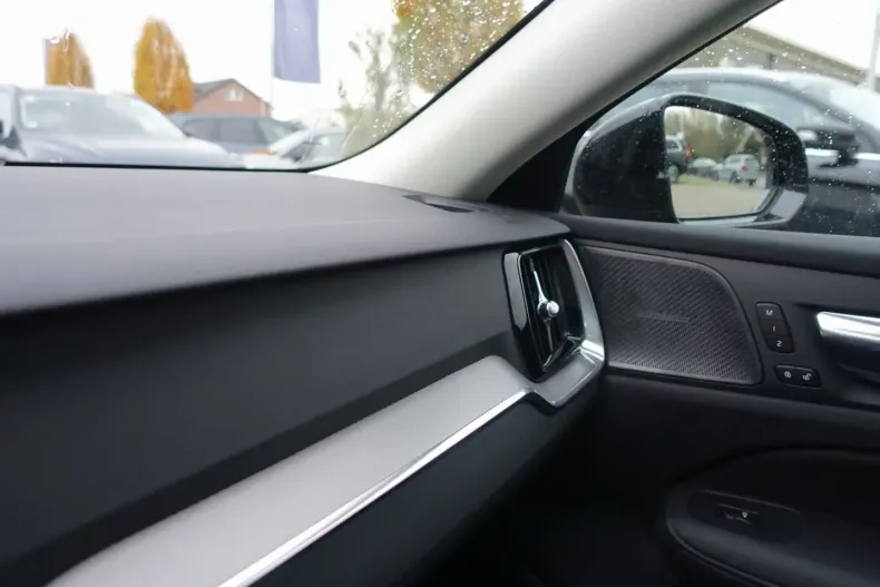 Volvo V60 din 2025 cu 15.406 km - oferta VOL155118 - foto 23