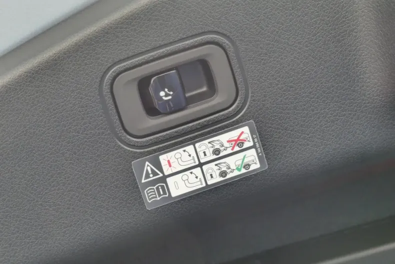 Mercedes-Benz CLE 450 din 2024 cu 3.001 km - oferta MER155134 - foto 17