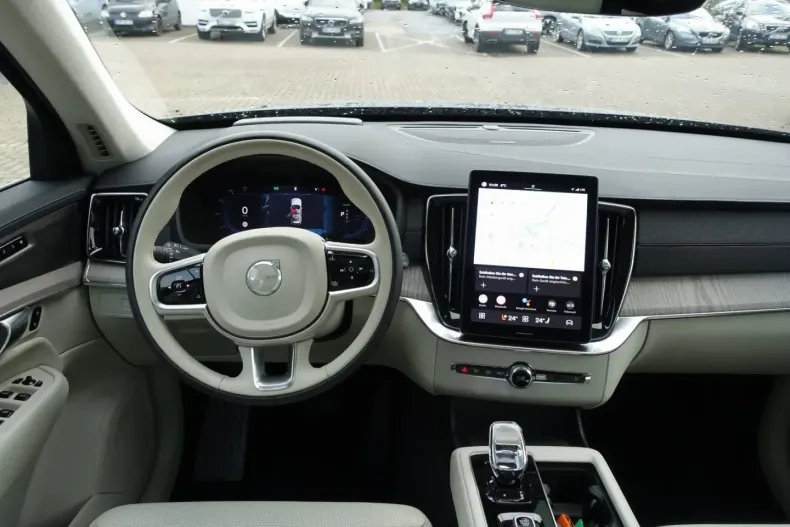 Volvo XC90 din 2024 cu 14.550 km - oferta VOL155145 - foto 12