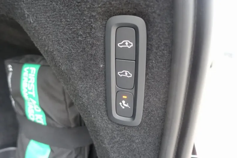 Volvo XC90 din 2024 cu 14.550 km - oferta VOL155145 - foto 14