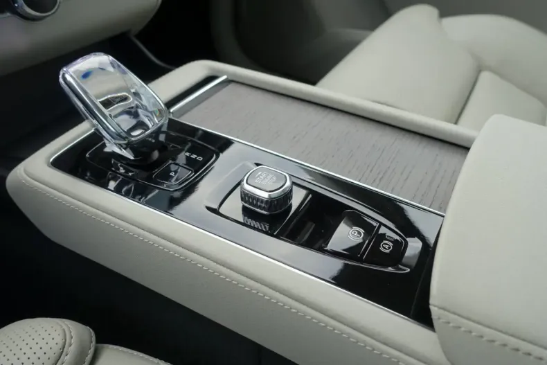 Volvo XC90 din 2024 cu 14.550 km - oferta VOL155145 - foto 21