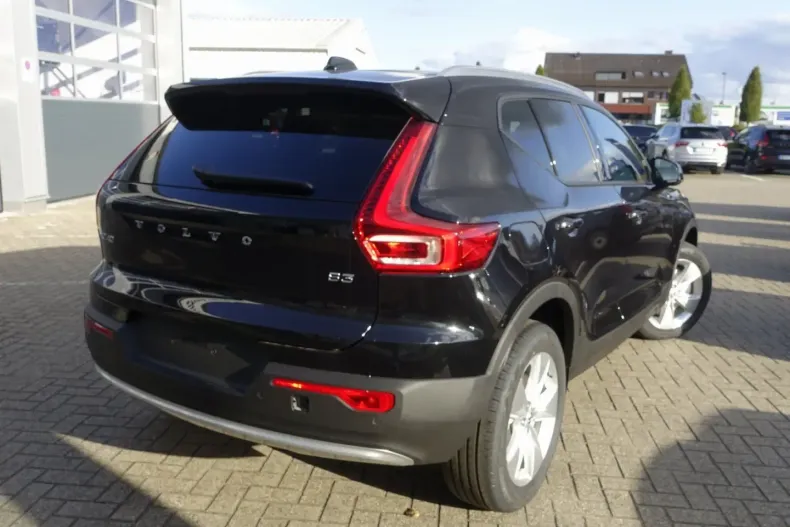 Volvo XC40 din 2024 cu 9.450 km - oferta VOL155146 - foto 2