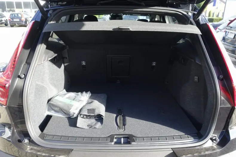 Volvo XC40 din 2024 cu 9.450 km - oferta VOL155146 - foto 21