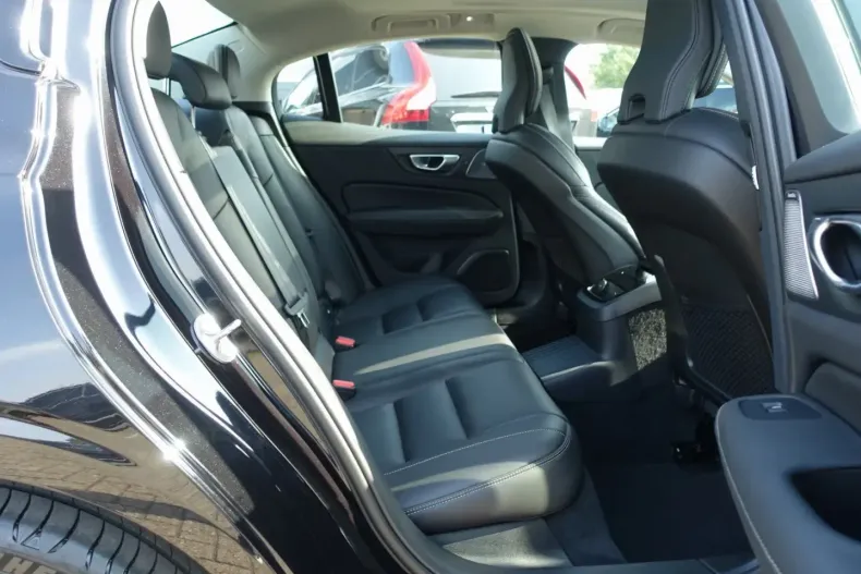 Volvo S60 din 2024 cu 27.050 km - oferta VOL155147 - foto 11