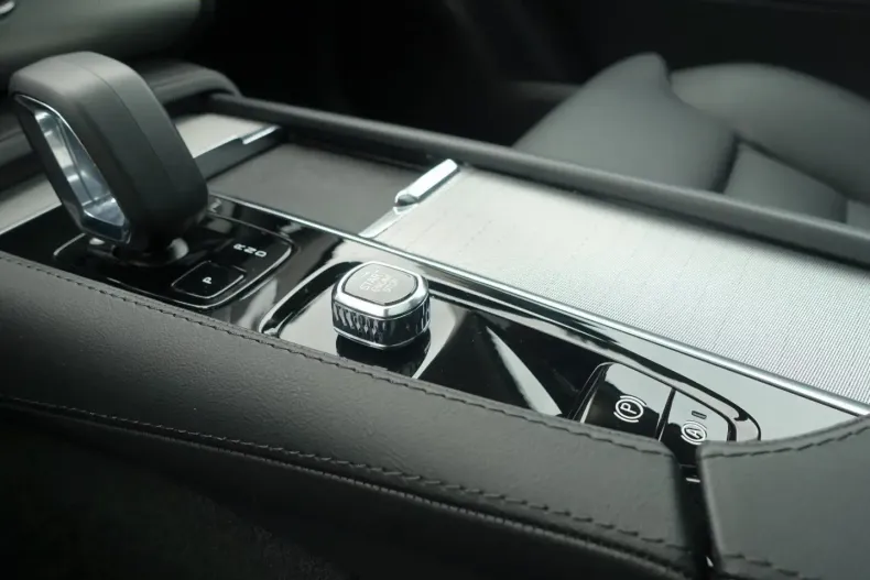 Volvo XC90 din 2024 cu 16.700 km - oferta VOL155148 - foto 13