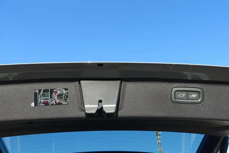 Volvo XC90 din 2025 cu 5.070 km - oferta VOL155149 - foto 28