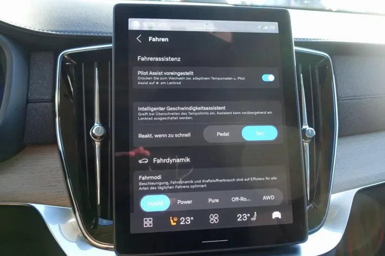 Volvo XC90 din 2025 cu 27.506 km - oferta VOL155151 - foto 22