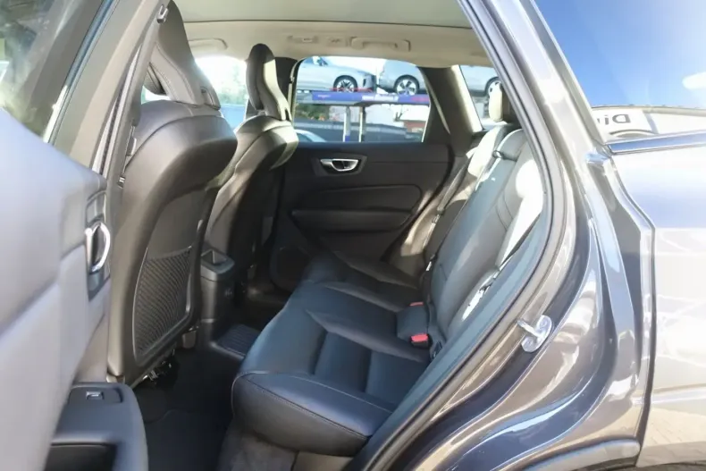 Volvo XC60 din 2025 cu 24.200 km - oferta VOL155152 - foto 9