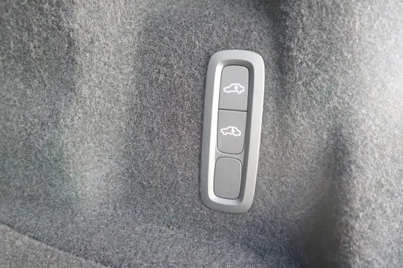 Volvo XC60 din 2025 cu 24.200 km - oferta VOL155152 - foto 15