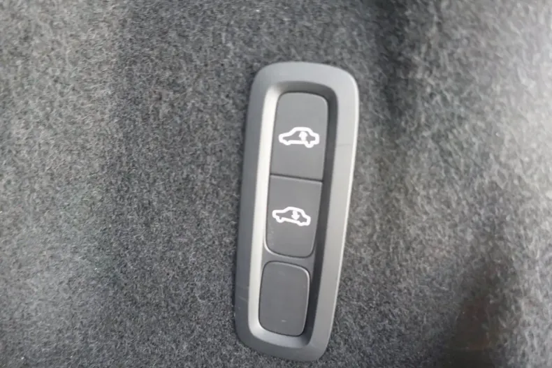 Volvo XC60 din 2025 cu 24.200 km - oferta VOL155152 - foto 16