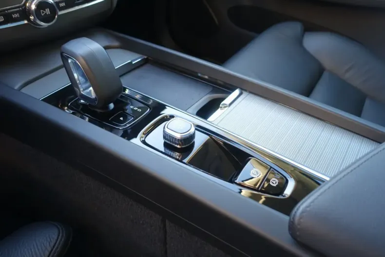 Volvo XC60 din 2025 cu 24.200 km - oferta VOL155152 - foto 21