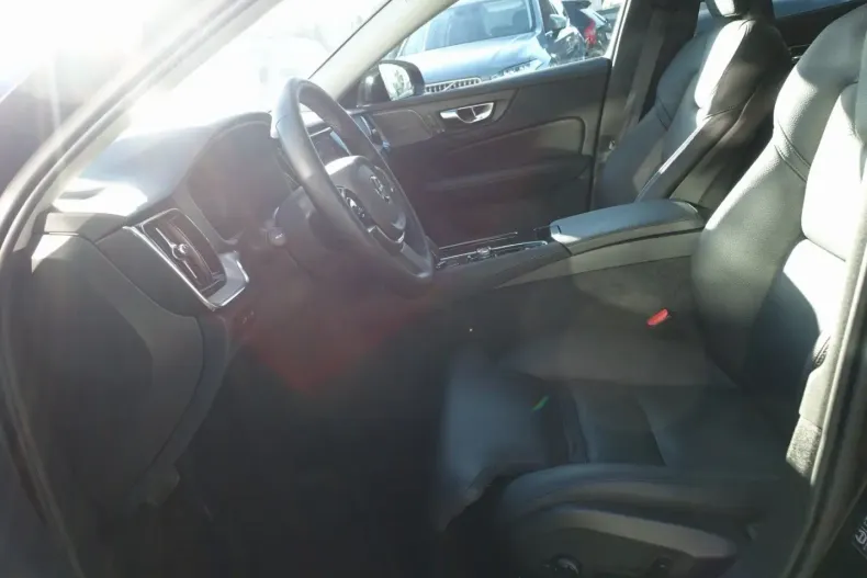 Volvo V60 din 2025 cu 26.500 km - oferta VOL155153 - foto 9