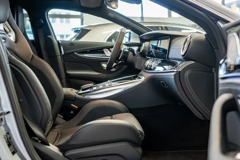 Mercedes-Benz AMG GT S din 2024 cu 3.162 km - oferta MER155190 - foto 2