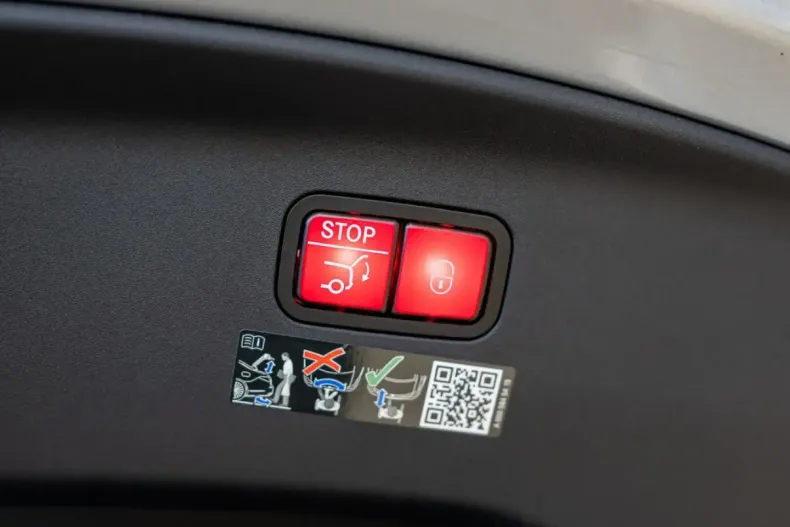 Mercedes-Benz AMG GT S din 2024 cu 3.162 km - oferta MER155190 - foto 24