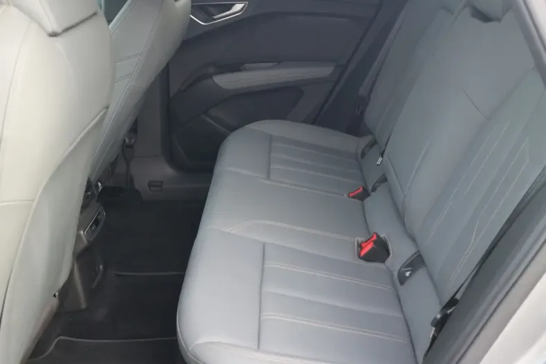 Audi Q4 e-tron din 2023 cu 43.850 km - oferta AUD155198 - foto 12