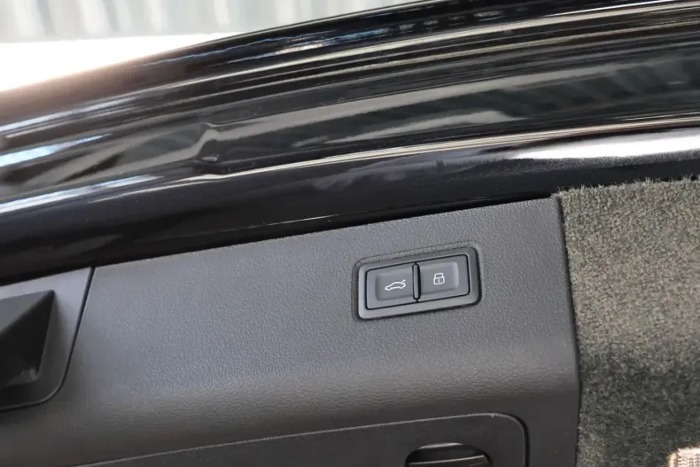 Bentley Bentayga din 2025 cu 5.000 km - oferta BEN155200 - foto 11