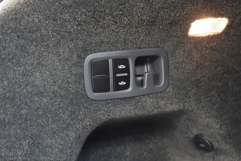 Bentley Bentayga din 2025 cu 5.000 km - oferta BEN155200 - foto 12