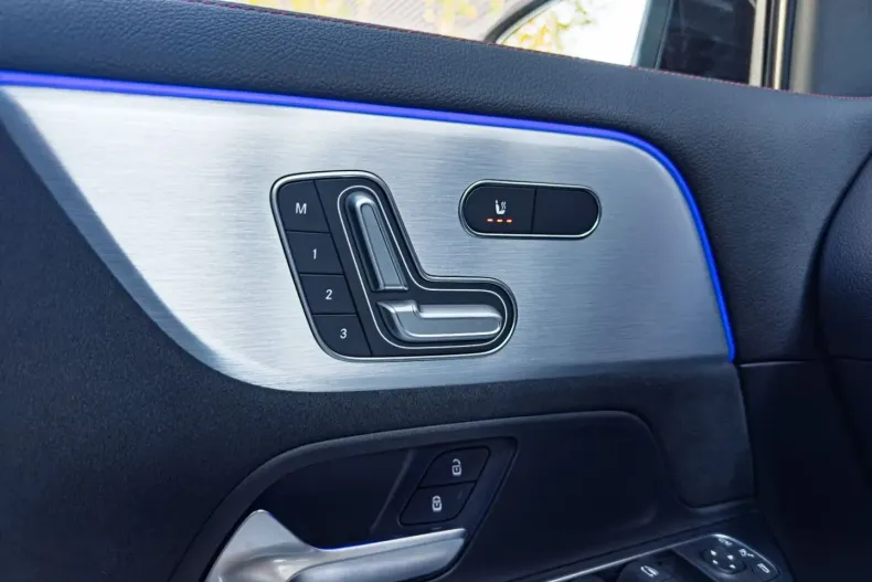 Mercedes-Benz EQA din 2021 cu 45.000 km - oferta MER155209 - foto 18