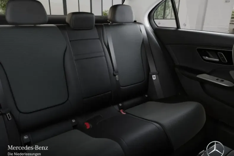 Mercedes-Benz C 300 din 2024 cu 7.141 km - oferta MER155227 - foto 10