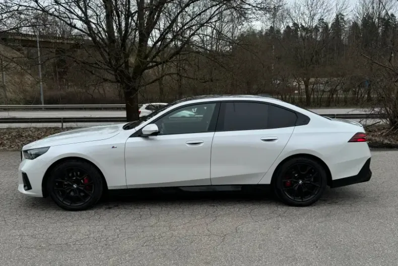 BMW 520 din 2023 cu 32.000 km - oferta BMW155228 - foto 2