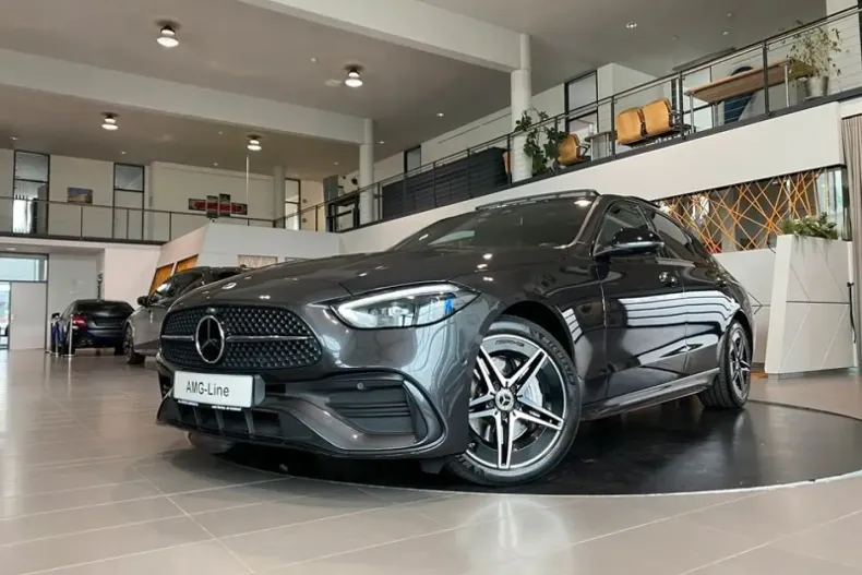 Mercedes-Benz C 300 din 2023 cu 48.617 km - oferta MER155239 - foto 1