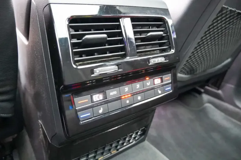 Volkswagen Touareg din 2022 cu 79.000 km - oferta VOL155245 - foto 23