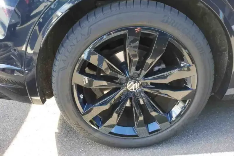 Volkswagen Touareg din 2022 cu 63.010 km - oferta VOL155248 - foto 4