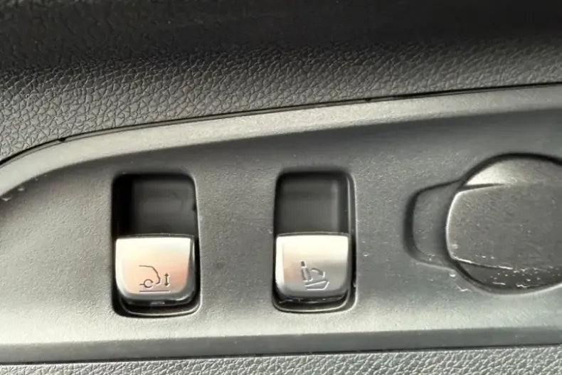 Mercedes-Benz GLC 400 din 2023 cu 47.000 km - oferta MER155256 - foto 16