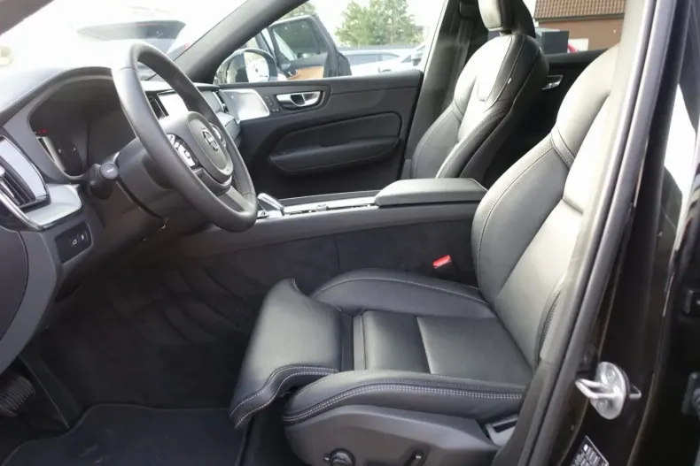 Volvo XC60 din 2024 cu 25.400 km - oferta VOL155264 - foto 9