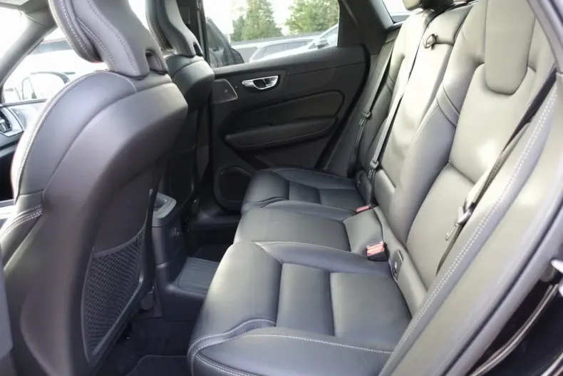 Volvo XC60 din 2024 cu 25.400 km - oferta VOL155264 - foto 12