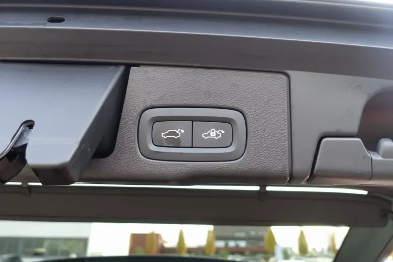 Volvo XC60 din 2024 cu 25.400 km - oferta VOL155264 - foto 25