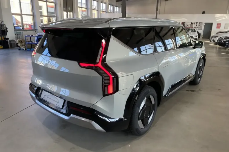 Kia EV9 din 2024 cu 46.300 km - oferta KIA155265 - foto 5